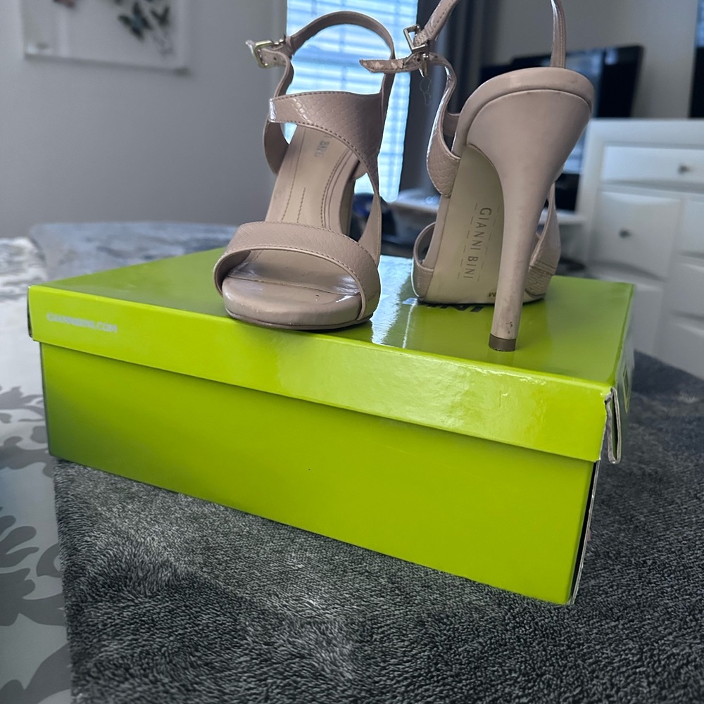 Gianni Bini Blush Pink Heels 👠